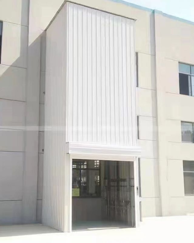 封閉貨梯
